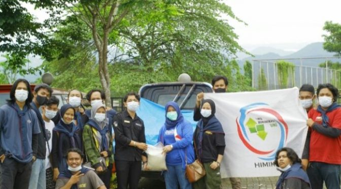 Himikom Umi Salurkan Bantuan Untuk Korban Gempa di Sulawesi Barat